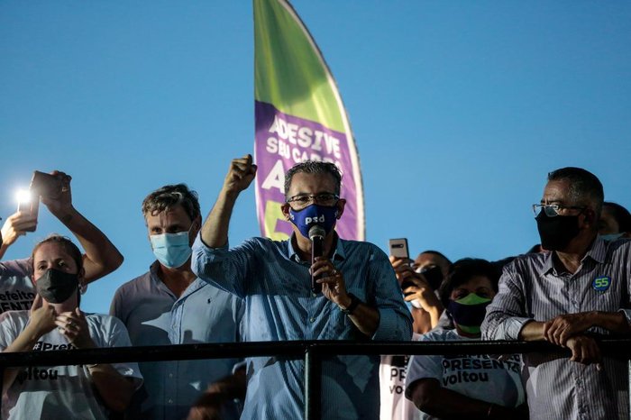 Prefeito eleito discursou para seus apoiadores