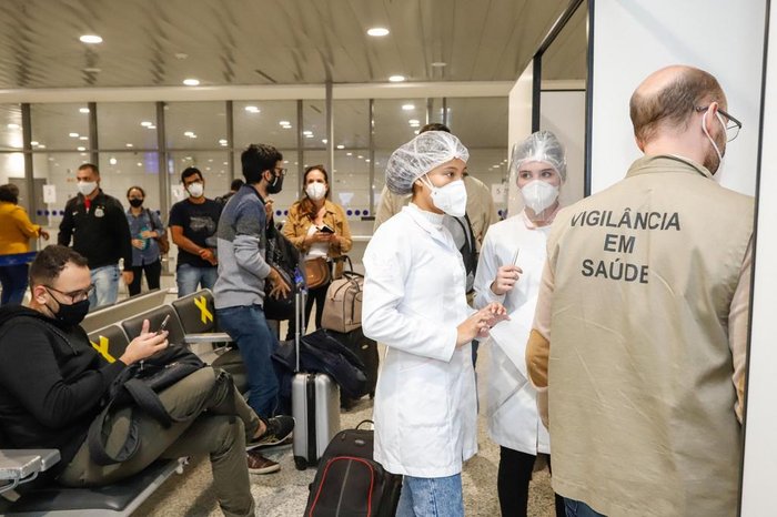 Controle sanitário no Aeroporto Internacional Salgado Filho começou às 14h desta segunda-feira (14)