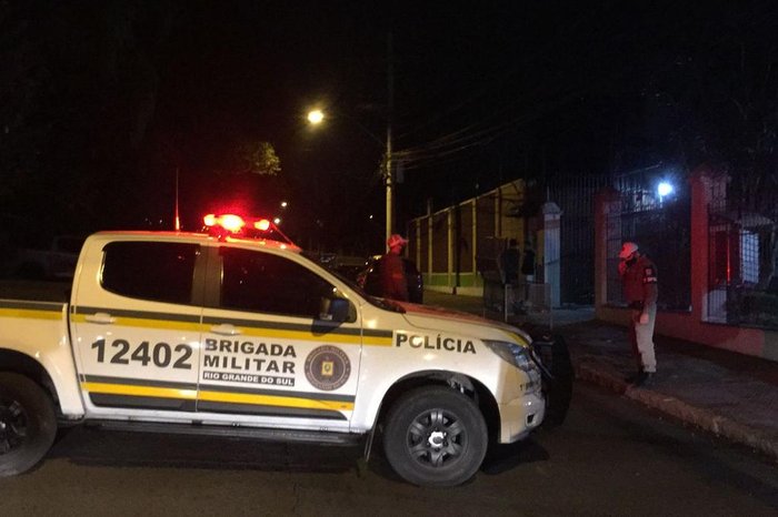 Rua Albion foi bloqueada, e os ônibus saíram pela Avenida Ceres