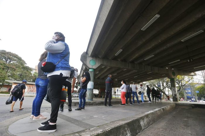 Na Avenida João Pessoa, o movimento a espera também era grande