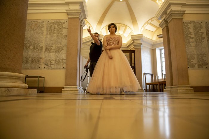 Na impossibilidade de uma festa de debutante, book ajuda a marcar a data