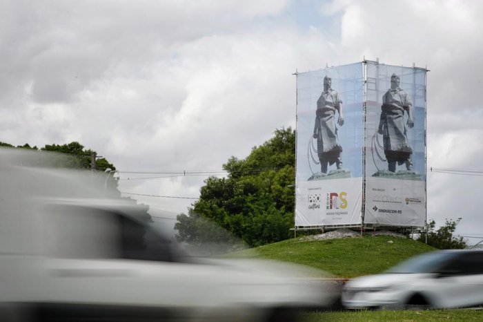 Os banners foram impressos em material resistente à água e à luz do sol