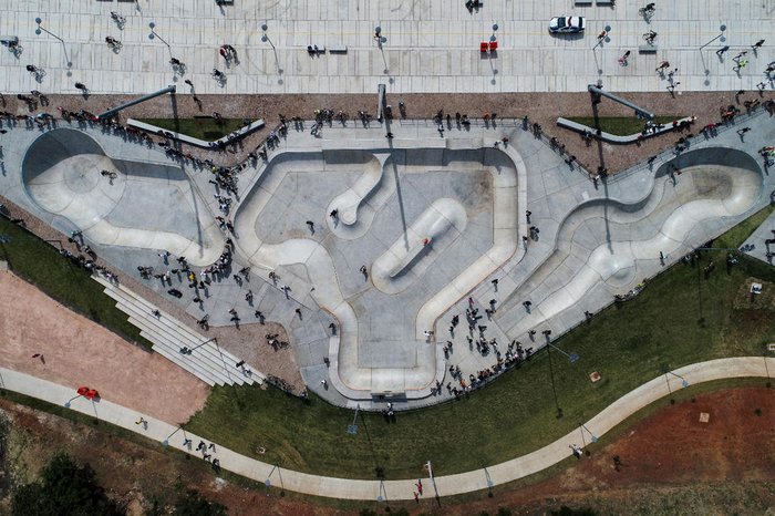 Durante toda a manhã, o novo trecho da orla, de 1,6 quilômetro, ficou tomado de visitantes