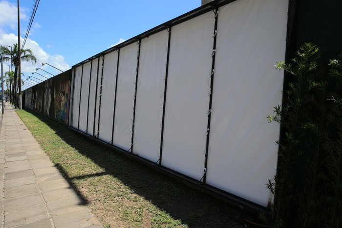 Para manter a expectativa, instalações serão finalizadas poucos dias antes da inauguração