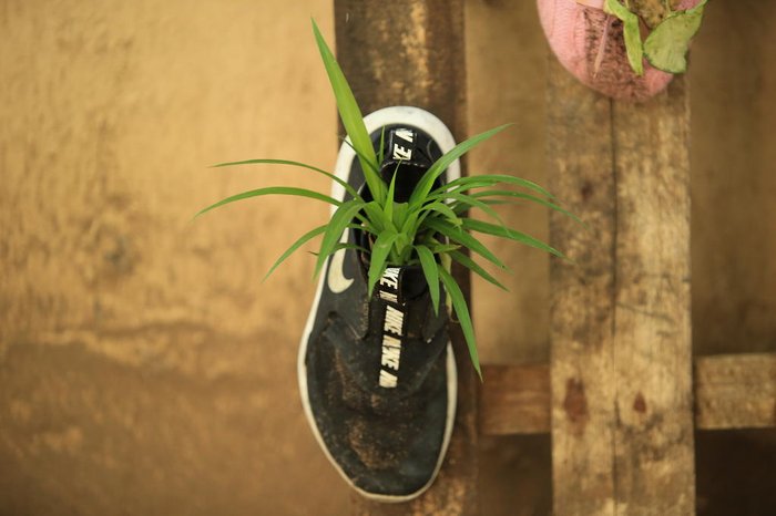 Tênis e objetos foram reciclados e utilizados no espaço