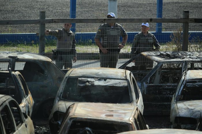 Incêndio ocorreu na madrugada desta sexta-feira