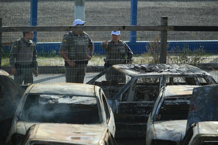 Incêndio ocorreu na madrugada desta sexta-feira