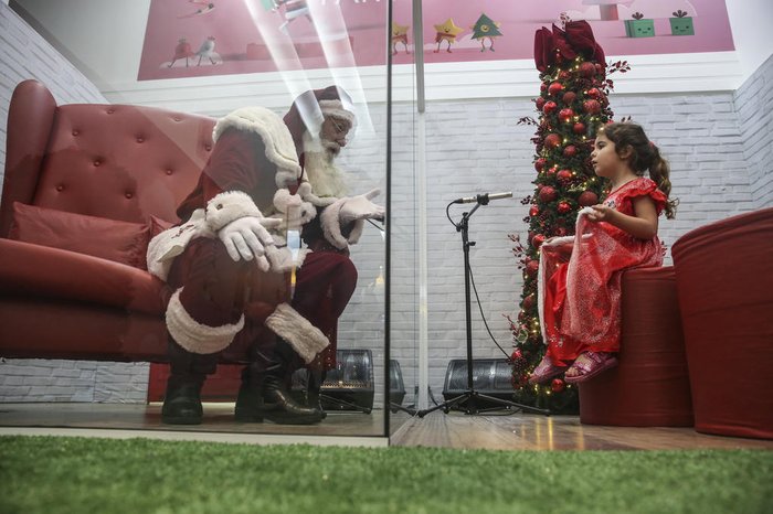 Rafaela Thomaz, três anos, também visitou o Papai Noel do BarraShoppingSul