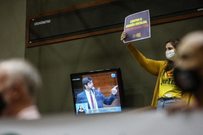 Proposta do Executivo colocou em campos opostos vereadores e manifestantes