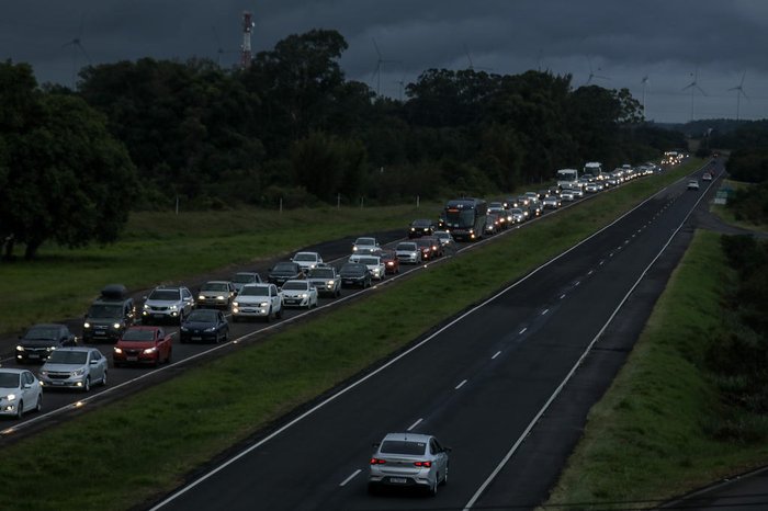 Por volta das 21h, a lentidão seguia na RS-030