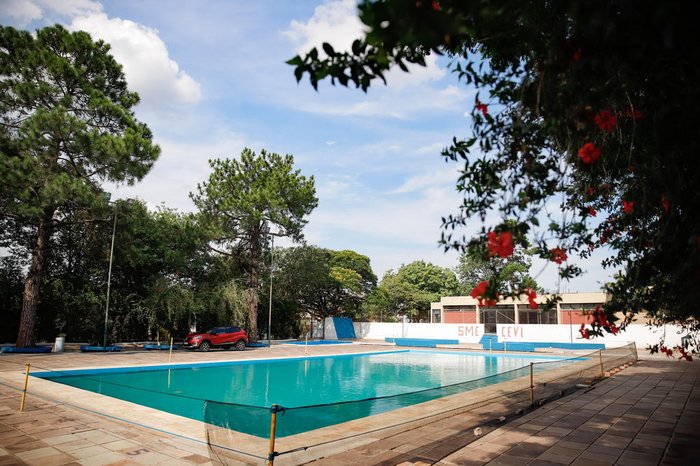 A piscina pública do Cevi fica localizada na Rua Papa Pio XII, 129