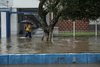 Água invadiu calçadas de Porto Alegre