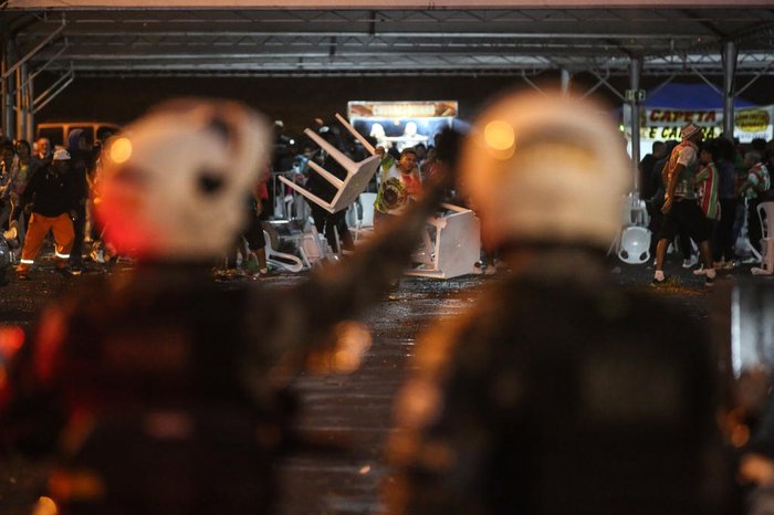 Brigada Militar formou cordão de isolamento e interviu para acabar com o tumulto