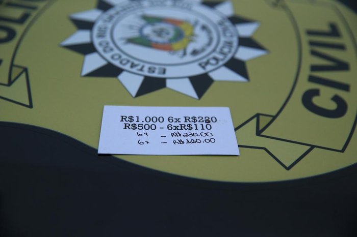 Cartão com valores e parcelas apreendido pela policia