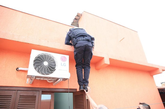 Movimentação de policiais durante a operação