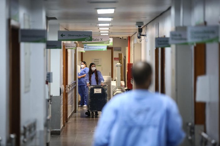 Pelo menos seis hospitais da Capital têm emergências superlotadas nesta segunda