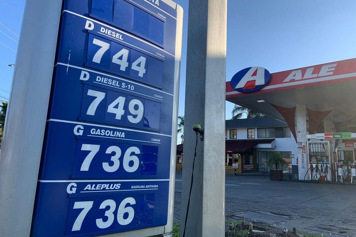 Em posto da Restinga, diesel comum custava R$ 0,08 a mais do que a gasolina nesta segunda