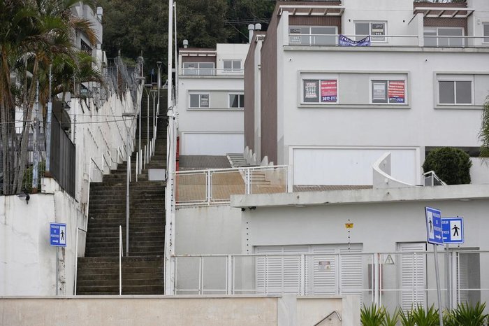 Condomínios do entorno também se envolverão na iniciativa, providenciando a limpeza da escada, prevista para a próxima terça-feira