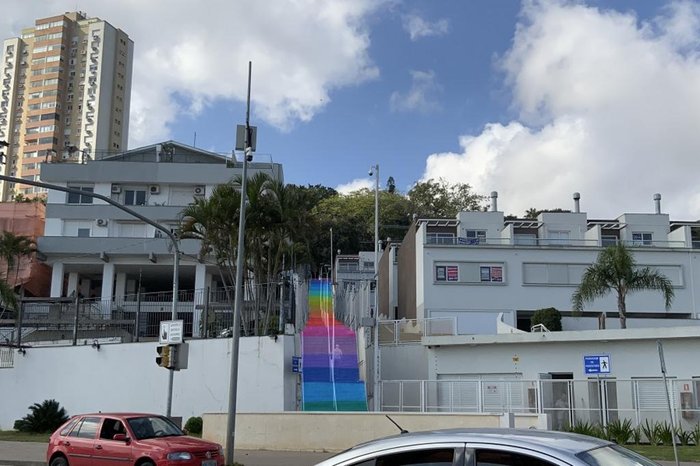 Pintura, em tons de pôr do sol, também receberá artes criadas livremente
