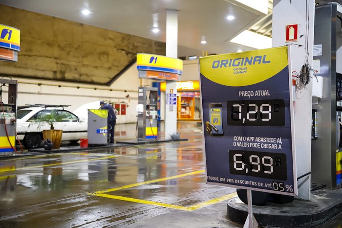 Maior valor da gasolina foi registrado em postos da Avenida Cristóvão Colombo, a R$ 7,29