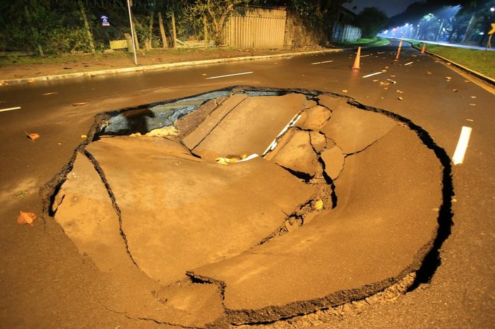 Três cones sinalizavam o local antes das 7h
