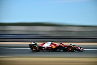 Ferrari's British driver Lewis Hamilton takes part in the first practice session ahead of the Formula One British Grand Prix at the Silverstone motor racing circuit in Silverstone, central England, on July 4, 2025. (Photo by Ben STANSALL / AFP)<!-- NICAID(16073380) -->