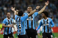 PORTO ALEGRE, RS, BRASIL, 25-11-2025: Grêmio vs Palmeiras, pelo Campeonato Brasileiro Série A 2025, na Arena. Na foto, o jogador do Grêmio, Carlos Vinícius. Foto: Jeff Botega/Agência RBS<!-- NICAID(16174507) -->