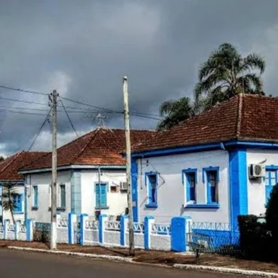 Prefeito de General Câmara, Helton Barreto, pede à União para utilizar casas vazias do Exército para alojar desalabrigados pela enchente<!-- NICAID(15794877) -->