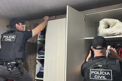 Uma grande operação policial com mais de 145 agentes da Polícia Civil e 80 militares foi deflagrada na manhã desta quinta-feira (17)<!-- NICAID(15512667) -->