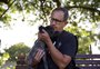 Cachorro é resgatado de valão em Canoas e ganha nome em homenagem ao homem que o salvou