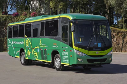 Em parceria com a Mercedes-Benz, a Marcopolo desenvolveu o Ideale 800 Agrotech, modelo voltado a operações de transporte de passageiros em ambientes de alta exigência, como vias sem pavimentação, terrenos irregulares e áreas sujeitas a lama. <!-- NICAID(16386070) -->