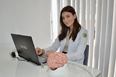 Estudante da Ulbra será única brasileira a apresentar pesquisa de neurologia nos EUAAnna Carolina Silveira participará do Congresso Internacional de Neurologia e Neurociência, em novembro, na Flórida<!-- NICAID(16146611) -->