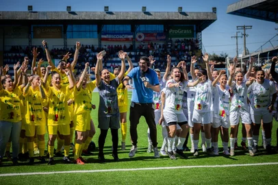 Soares Fotografia Esportiva / Rani Ribeiro Fotos / Divulgação O time Beltrão de Queiroz, de Caxias do Sul, enfrentou o Vila Farrapos, de Porto Alegre, na final da Taça das Favelas RS 2025, o Estádio Passo D'Areia, em Porto Alegre.<!-- NICAID(16288958) -->