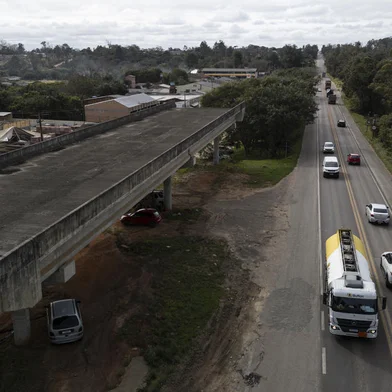 Eldorado do Sul, RS, Brasil, 08-07-2024: Trecho com obras paralisadas de duplicação da BR-290, entre os quilômetros 112 e 172. Foto: Mateus Bruxel / Agência RBSLocal: Eldorado do Sul<!-- NICAID(15808796) -->