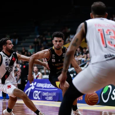 União Corinthians perde para o Vasco pelo NBB<!-- NICAID(15584051) -->