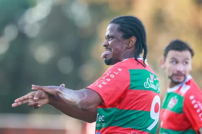 No Estádio das Castanheiras o Brasil de Farroupilha foi implacável e derrotou por 3 a 0 a equipe do União Frederiquense pela Divisão de Acesso<!-- NICAID(15447351) -->