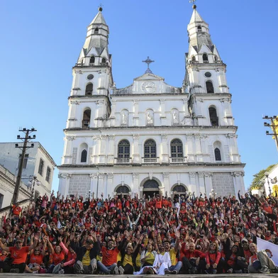O IV Caminho de Porto Alegre, que celebra os 250 anos da cidade, é uma corrida com ponto de partida na Catedral Metropolitana, no Centro Histórico. A chegada ao ponto final, o Santuário Santa Rita de Cássia, no bairro GuarujáIndexador: Andre Avila<!-- NICAID(15076531) -->