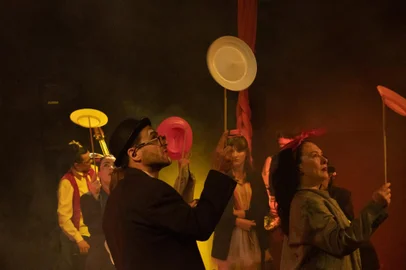 Neste ano serão abertos quatro núcleos para a realização das oficinasA Secretaria Municipal da Cultura (SMC),  abre as inscrições de 06 de fevereiro a 03 de março, para as oficinas de teatro e circo do programa GentEncena. No total, serão quatro núcleos artísticos: dois, no Centro de Cultura Dr. Henrique Ordovás Filho; um, na Praça Estação Cidadania (CEU), do bairro Cidade Nova; e o outro, na EMEF Padre Antônio Vieira, no bairro São José.<!-- NICAID(15341478) -->