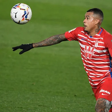 Granada's Brazilian midfielder Kenedy controls the ball during the Spanish league football match between Real Madrid CF and Granada FC at the Alfredo di Stefano stadium in Valdebebas, on the outskirts of Madrid on December 23, 2020. (Photo by OSCAR DEL POZO / AFP)Editoria: SPOLocal: MadridIndexador: OSCAR DEL POZOSecao: soccerFonte: AFPFotógrafo: STR<!-- NICAID(14865926) -->