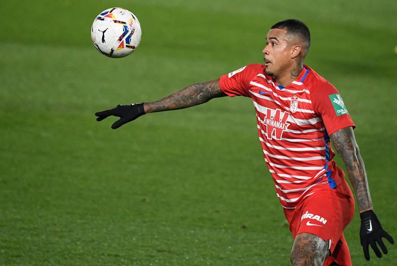 Granada's Brazilian midfielder Kenedy controls the ball during the Spanish league football match between Real Madrid CF and Granada FC at the Alfredo di Stefano stadium in Valdebebas, on the outskirts of Madrid on December 23, 2020. (Photo by OSCAR DEL POZO / AFP)Editoria: SPOLocal: MadridIndexador: OSCAR DEL POZOSecao: soccerFonte: AFPFotógrafo: STR<!-- NICAID(14865926) -->
