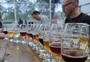 Cervejeiros caseiros colocam suas receitas à prova em concurso com até 200 amostras