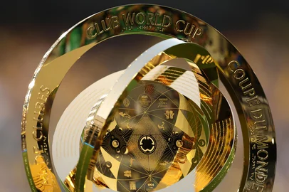 LOS ANGELES, CALIFORNIA - MAY 31: The trophy is displayed prior to the FIFA Club World Cup 2025 Play-In match between Los Angeles Football Club and Club America at BMO Stadium on May 31, 2025 in Los Angeles, California.   Luke Hales/Getty Images/AFP (Photo by Luke Hales / GETTY IMAGES NORTH AMERICA / Getty Images via AFP)<!-- NICAID(16052891) -->