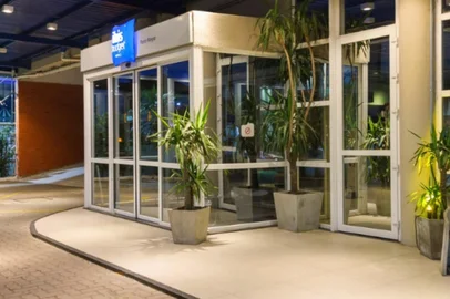 Hotel Ibis reabrirá no Centro<!-- NICAID(16016614) -->
