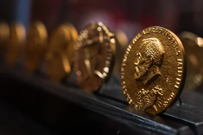 Nobel medals are displayed at the laboratory of Alfred Nobel, where powder trials and experiments with artificial rubber and synthetic threads were carried out, in Karlskoga, Sweden on September 16, 2021. - Alfred Nobel's last laboratory still exists, a stone's throw from a big explosives plant. In Sweden and around the world, the industrial legacy of the Nobel Prize founder is still making sparks fly. (Photo by Jonathan NACKSTRAND / AFP)<!-- NICAID(14905300) -->
