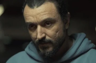 Mesa Maldita (La Mesita del Comedor, 2022), filme de Caye Casas<!-- NICAID(16130051) -->