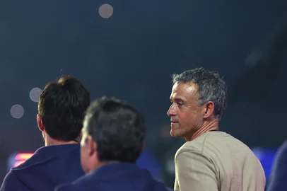 Paris Saint-Germain's Spanish headcoach Luis Enrique reacts after PSG won the match and during a celebration of their championship title  following the French L1 football match between Paris Saint-Germain (PSG) and AJ Auxerre at The Parc des Princes Stadium in Paris on May 17, 2025. (Photo by FRANCK FIFE / AFP)<!-- NICAID(16043659) -->
