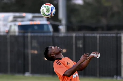 Carbonero, jogador do Inter, em treino da seleção colombiana<!-- NICAID(16143026) -->