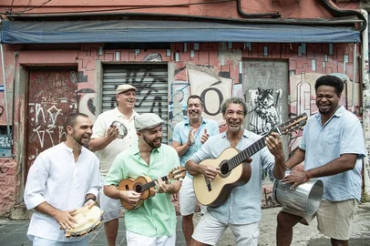 O Patrimônio Gafieira se encerra com show do grupo Tirambaço<!-- NICAID(16121299) -->