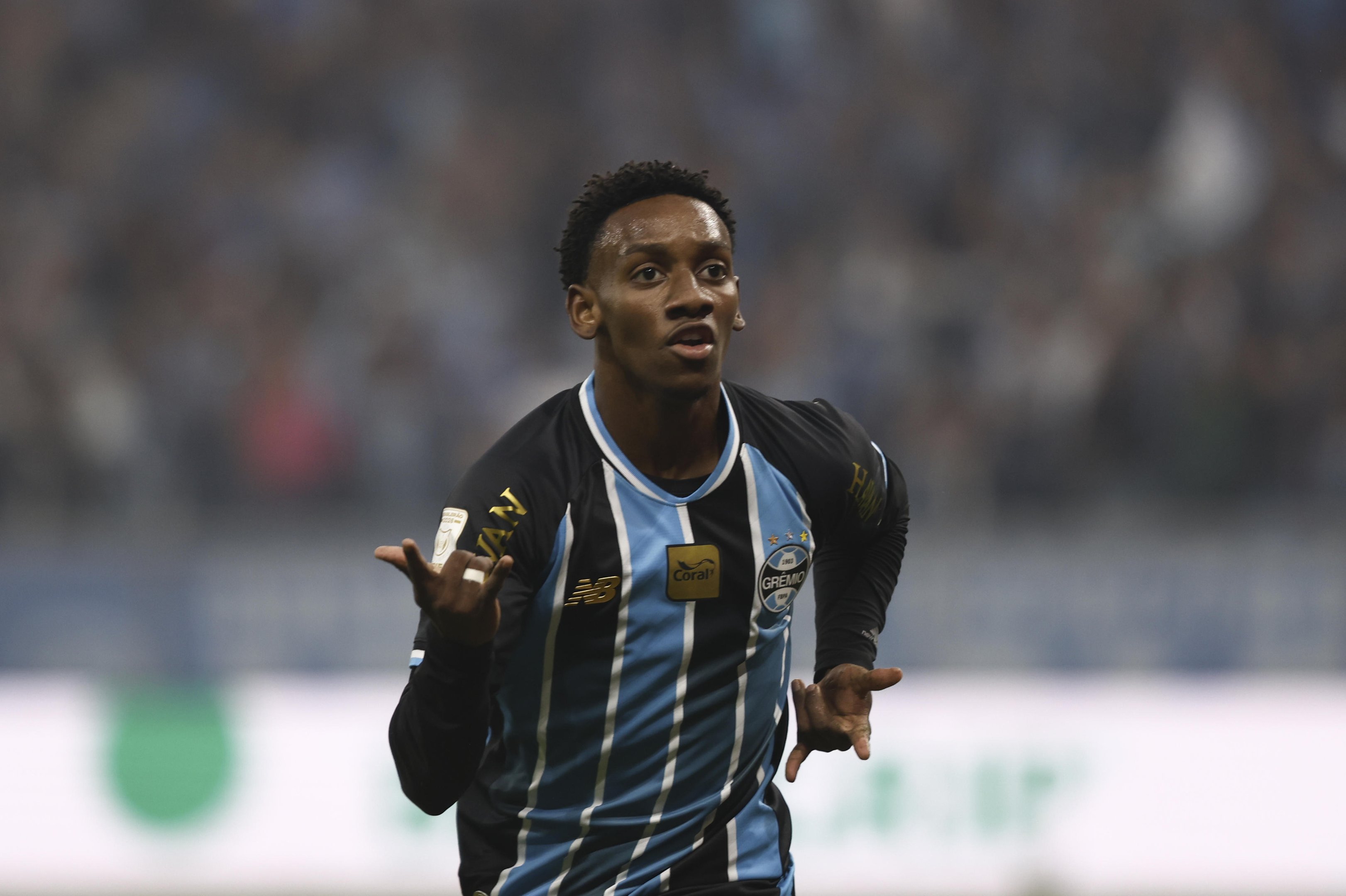 Grêmio encaminha venda de Gabriel Mec ao Porto por 10 milhões de euros