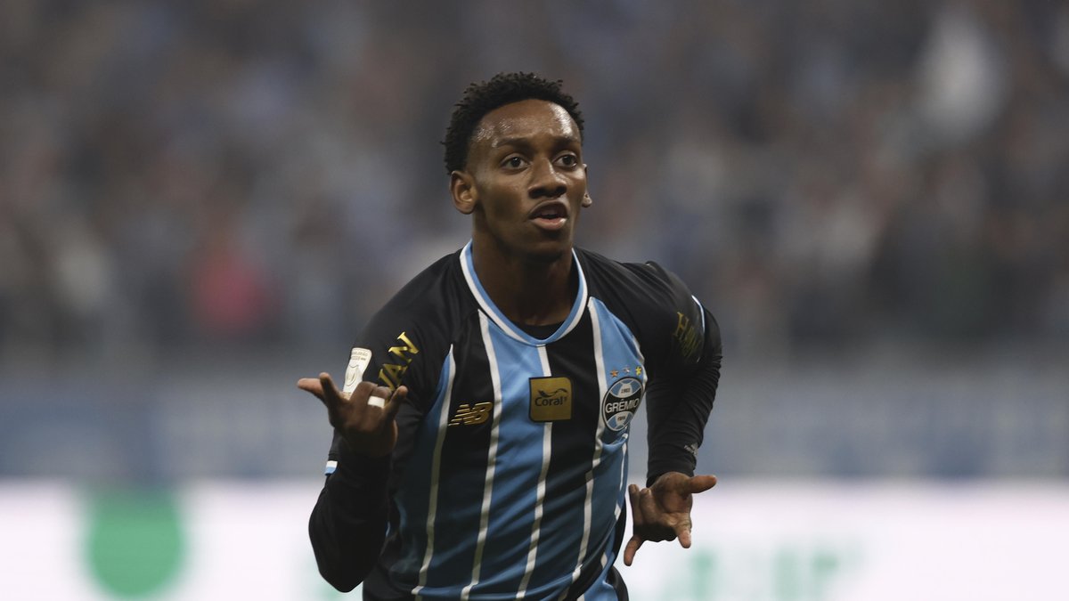 Grêmio encaminha venda de Gabriel Mec ao Porto por 10 milhões de euros